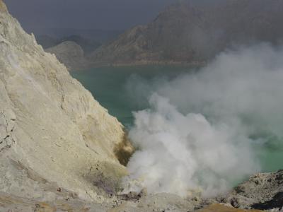 Sulphur mine in the Merapi volcano crater on the Ijen Plateau