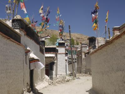 Old town of Shigatse near the monastery