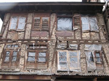 Ruined house in Srinagar
